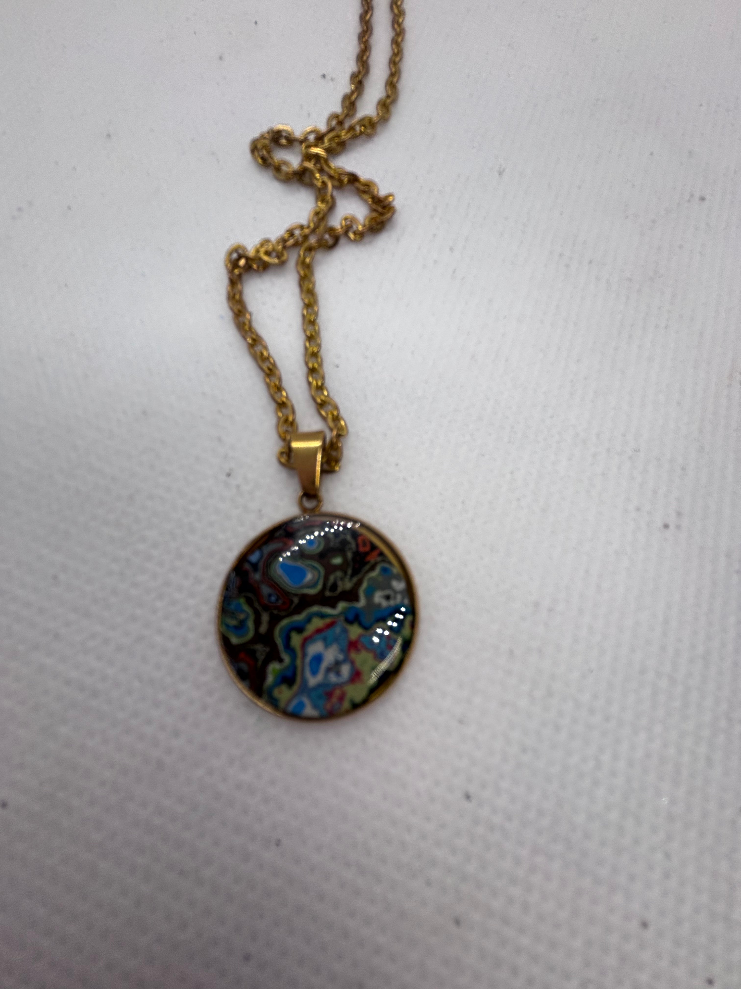 Graffstyle Gold Necklace with small pendant
