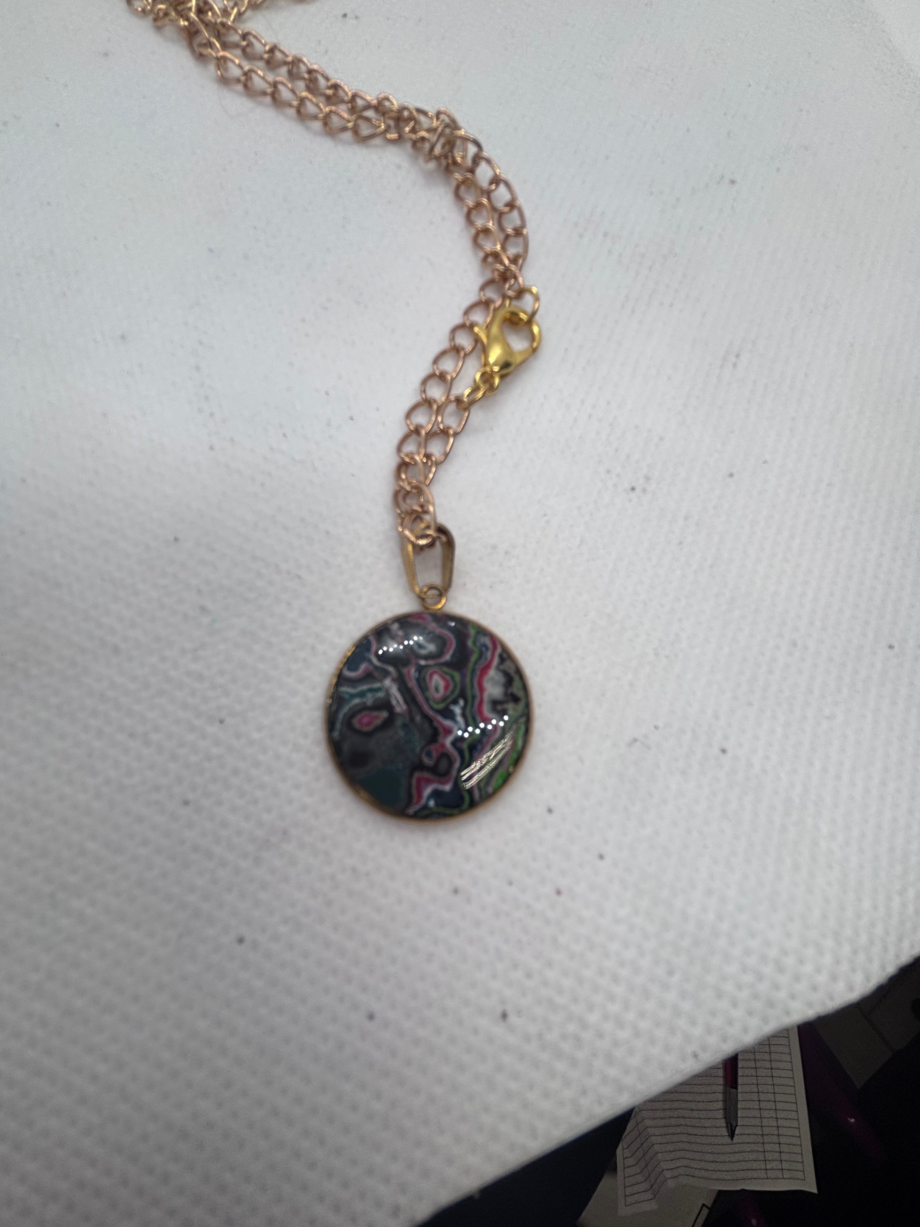Graffstyle Gold Necklace with small pendant