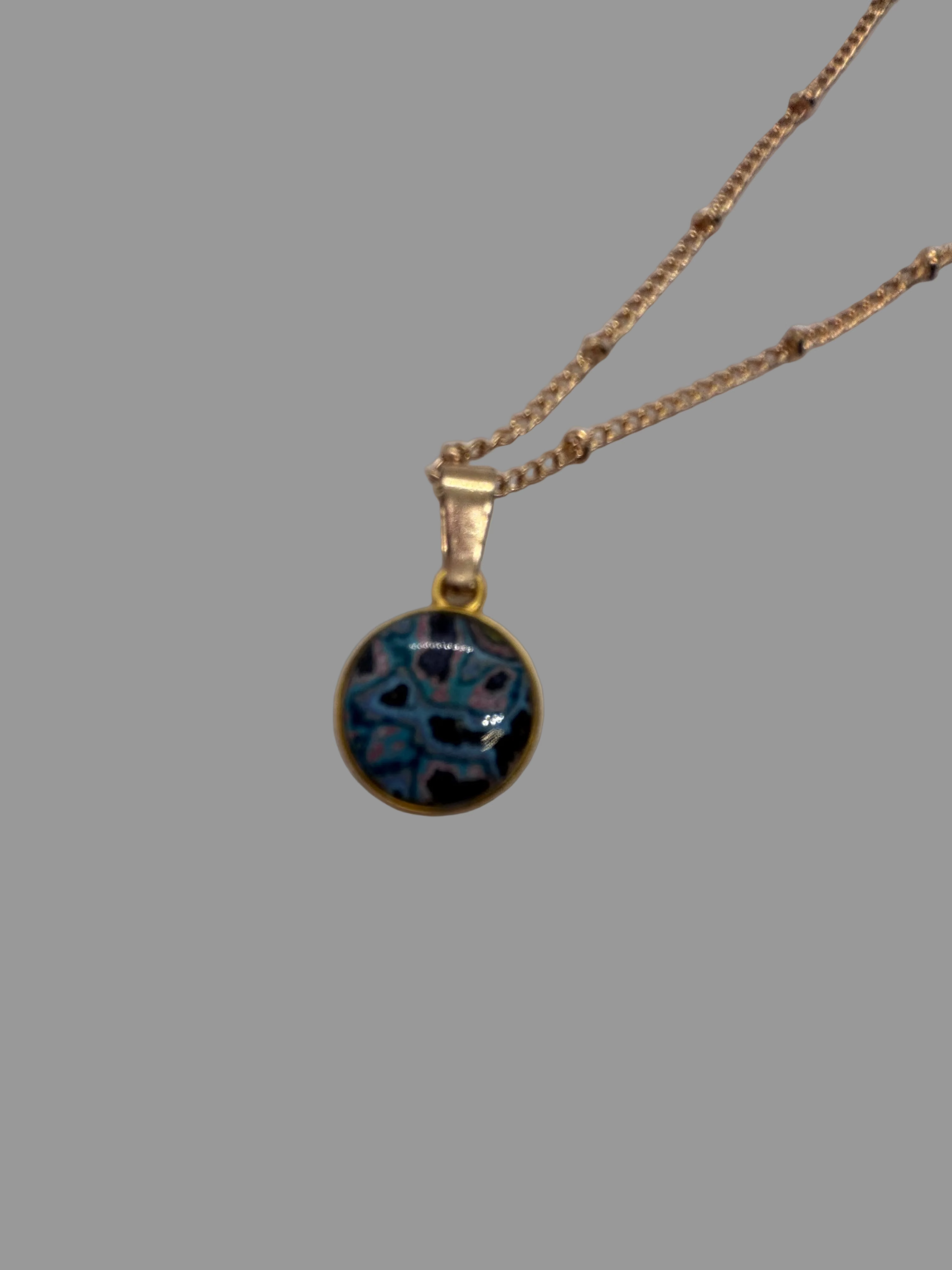 Graffstyle Gold Necklace with small pendant